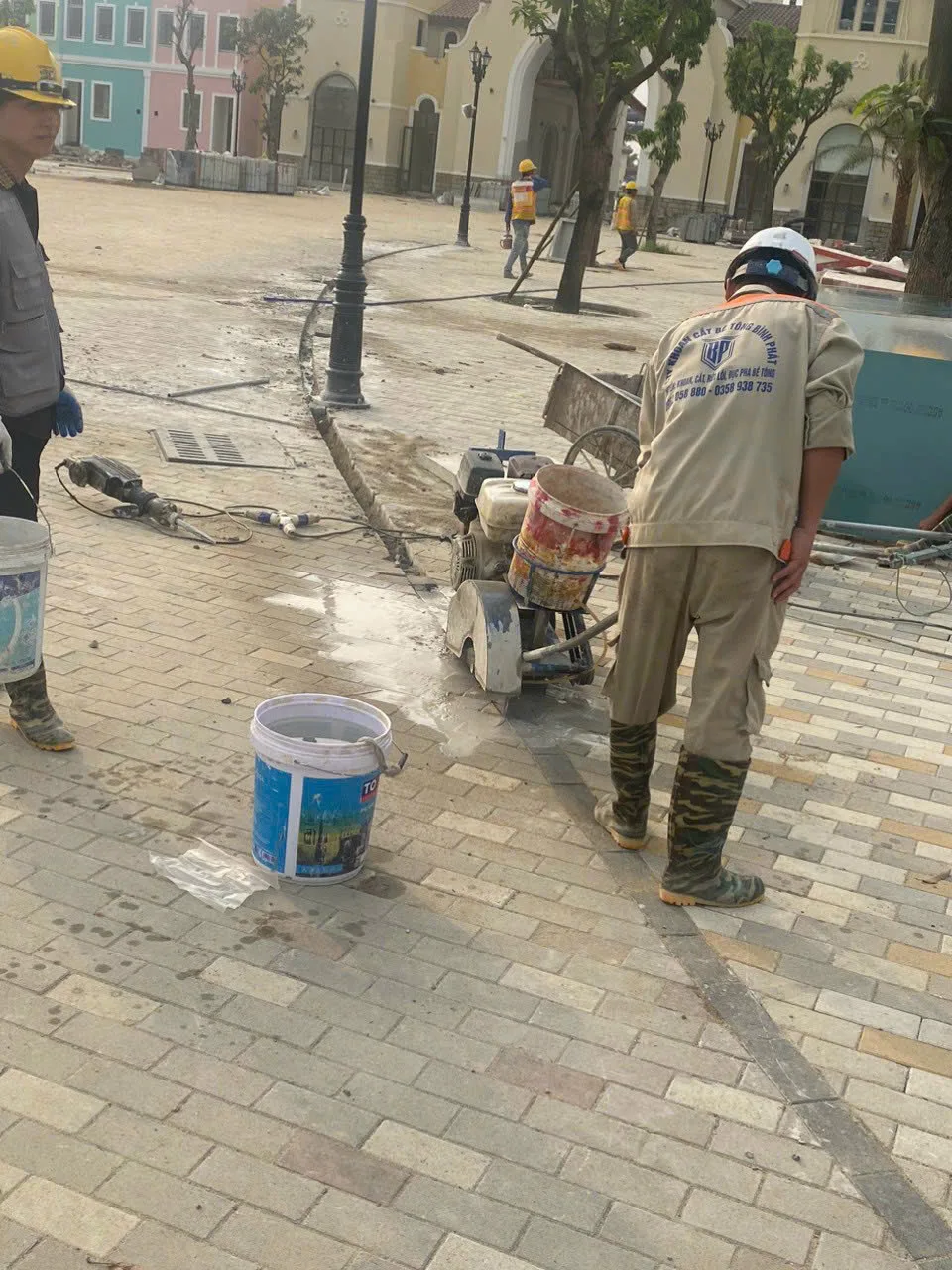 Đục Phá Bê Tông Tại Huyện Đan Phượng Đục Phá Bê Tông Tại Huyện Đan Phượng