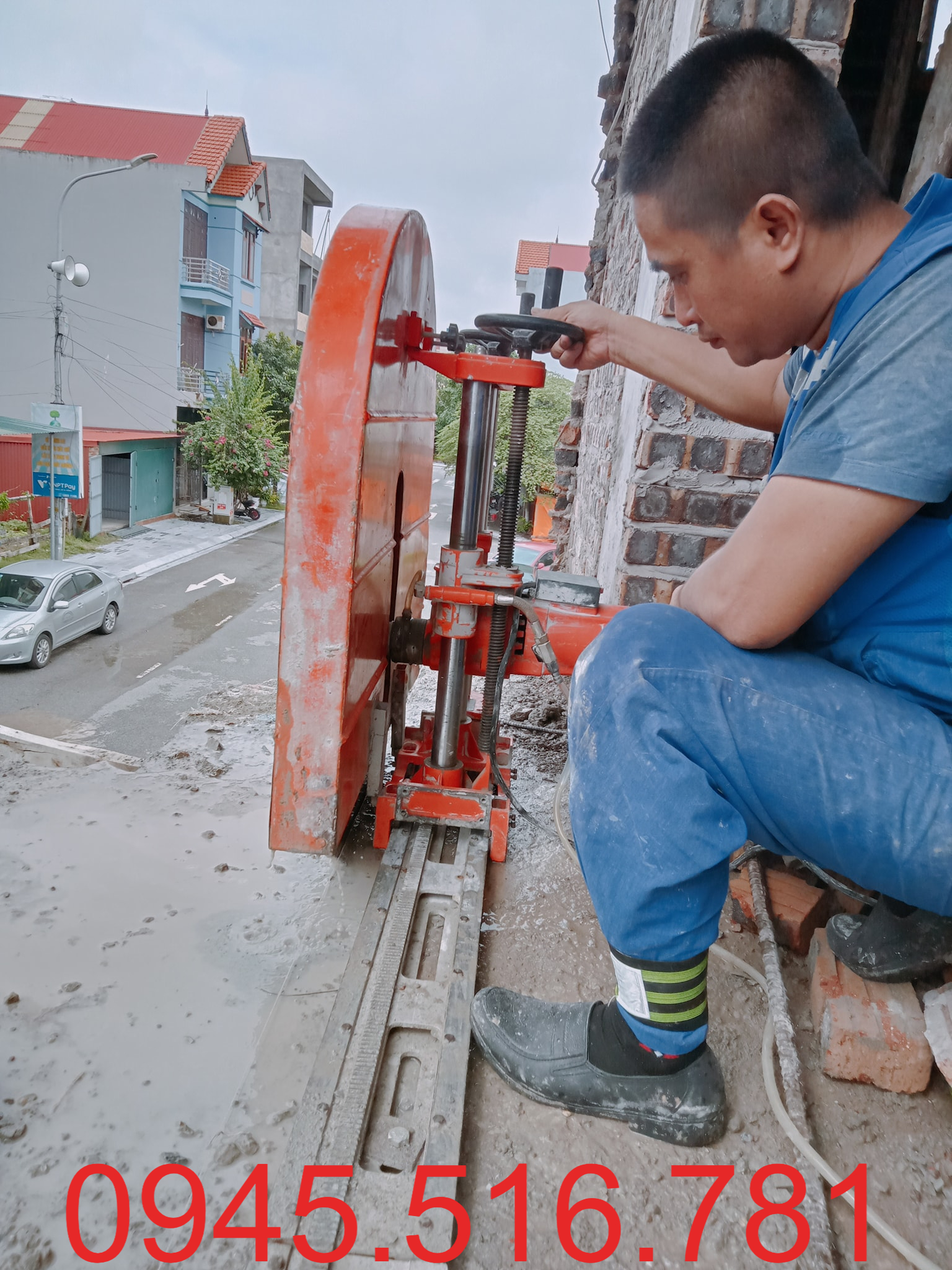 Cắt Bê Tông Cầu Thang Máy Long Biên Cắt Bê Tông Cầu Thang Máy Long Biên
